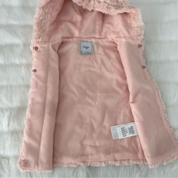 Mayoral NWT Pink Faux Fur Sleeveless Vest (6) - Picture 5 of 9
